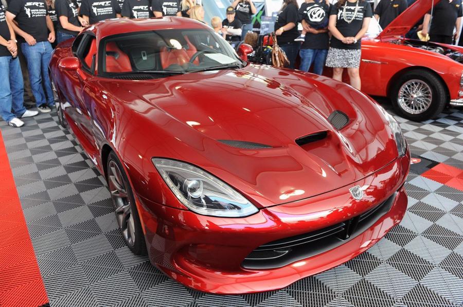  Dodge Viper SRT GTS 2013 года  (фото 16 из 42)